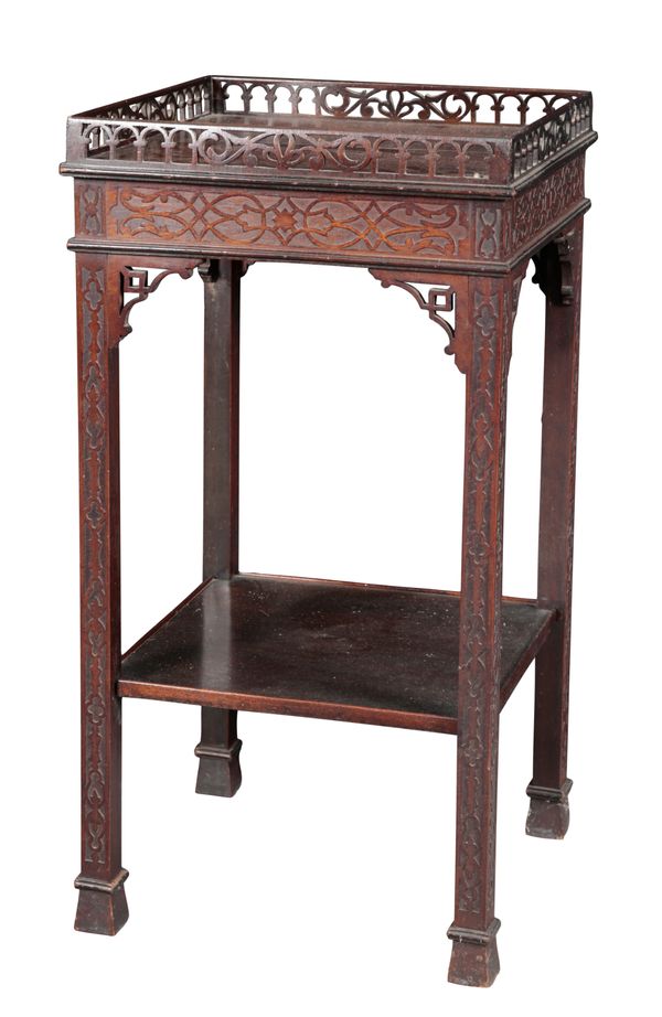 A GEORGE III STYLE MAHOGANY OCCASIONAL TABLE IN THE MANNER OF THOMAS CHIPPENDALE