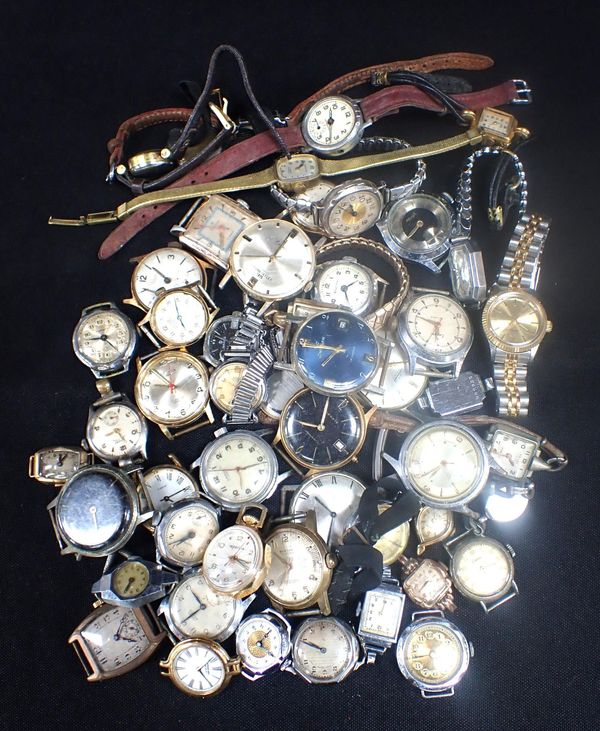 A QUANTITY OF VARIOUS GENTLEMEN'S AND LADIES' WRISTWATCHES