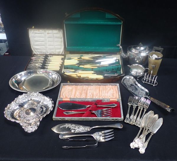 A COLLECTION OF SILVER PLATES WARES