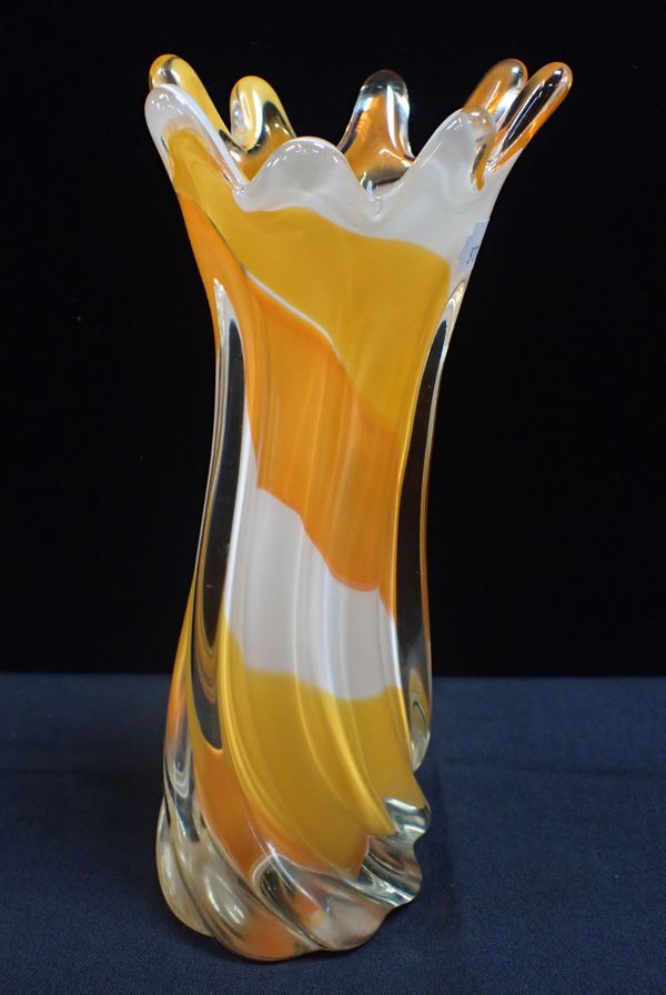 A LATE 20th CENTURY MURANO STYLE GLASS VASE