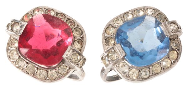 A PAIR OF MATCHING RED AND BLUE PASTE COCKTAIL RINGS