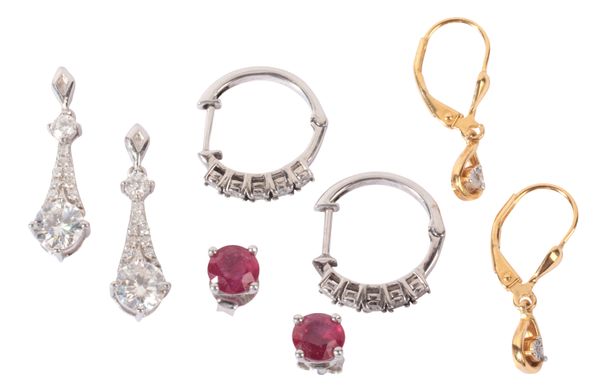 A COLLECTION OF EARRINGS