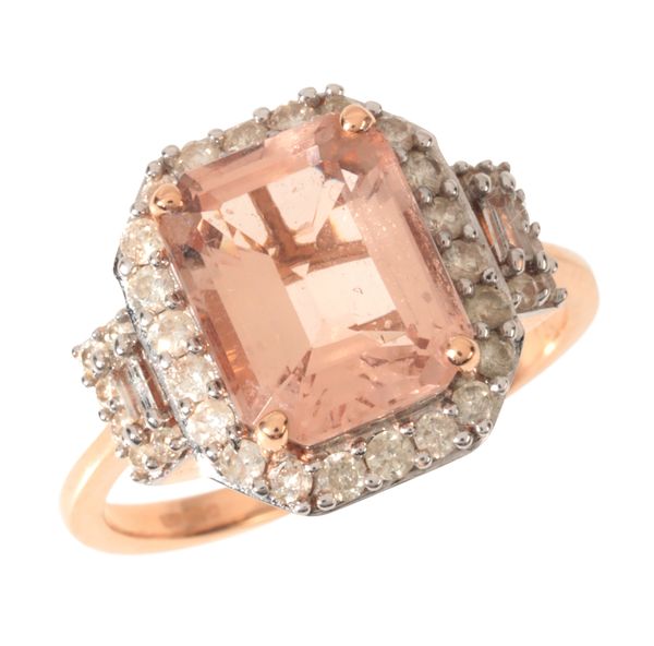 A MORGANITE AND DIAMOND RING