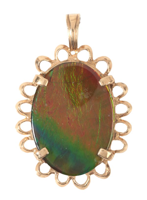 AN AMMOLITE PENDANT