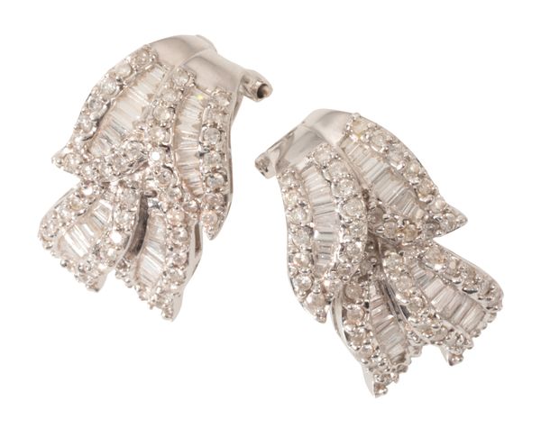 A PAIR OF DIAMOND EARRINGS