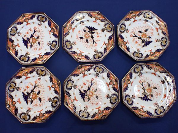 SIX DAVENPORT IMARI PATTERN DESSERT PLATES, Pattern No.1931