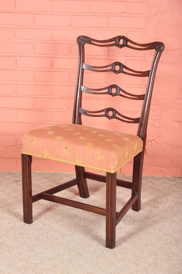 A GEORGE III MAHOGANY SIDE CHAIR