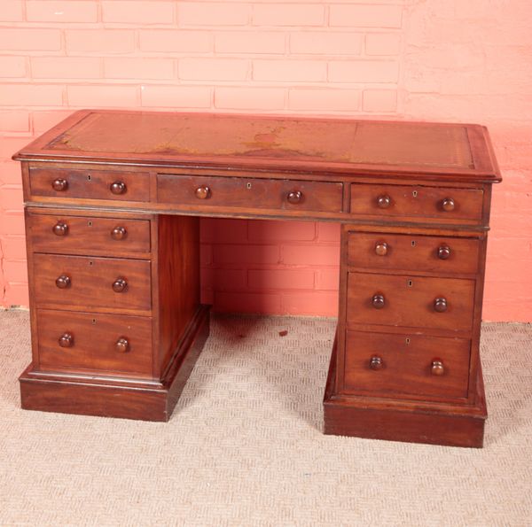 A VICTORIAN MAHOGANY PEDESTAL DESK