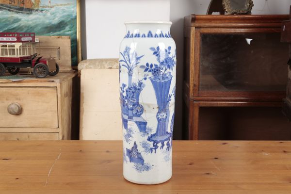 A CHINESE BLUE AND WHITE PORCELAIN ROULEAU VASE