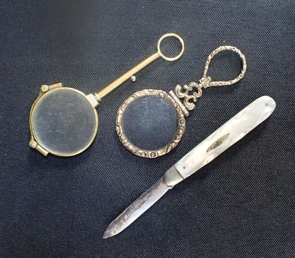 A 19th CENTURY LORGNETTE