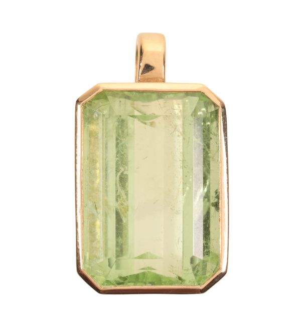 A TOURMALINE PENDANT