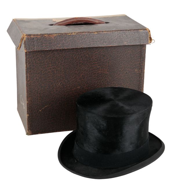 A BLACK SILK TOP HAT BY ROBERT HEATH LTD KNIGHTSBRIDGE, LONDON