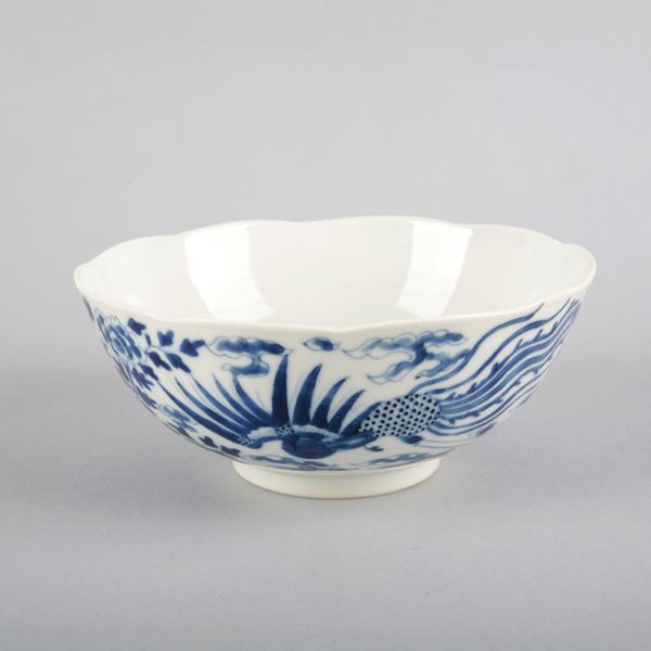 A CHINESE PORCELAIN BLUE AND WHITE SHAPED 'PHEONIX' BOWL