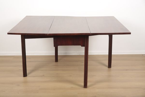 A GEORGE III MAHOGANY DROP-LEAF GATELEG TABLE