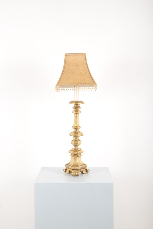 AN 18TH CENTURY STYLE GILTWOOD PRICKET CANDLESTICK LAMP