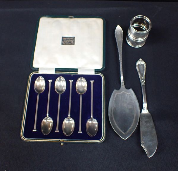 A CASED SET OF SILVER COFFEE SPOONS