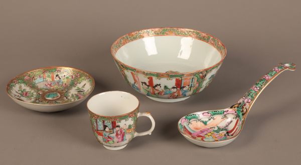 A CHINESE EXPORT PORCELAIN FAMILLE ROSE GAIWAN