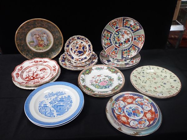 A COLLECTION OF DECORATIVE PLATES