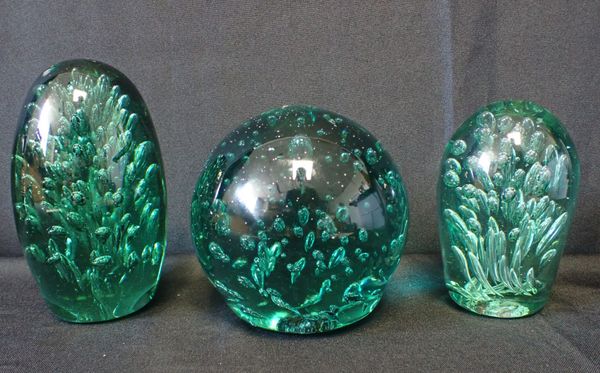 A LARGE VICTORIAN CASTLEFORD TYPE GLASS DUMP