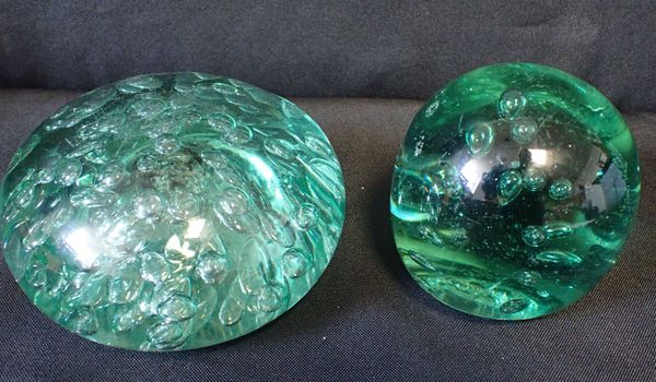 A VICTORIAN  CASTLEFORD TYPE GREEN GLASS DUMP, OR PAPERWEIGHT OF SQUAT FORM