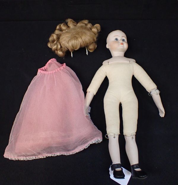 A SIMON &  HALBIG BISQUE HEAD DOLL