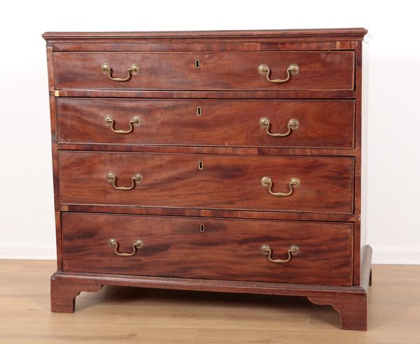 A GEORGE III MAHOGANY CHEST OF DRAWERS