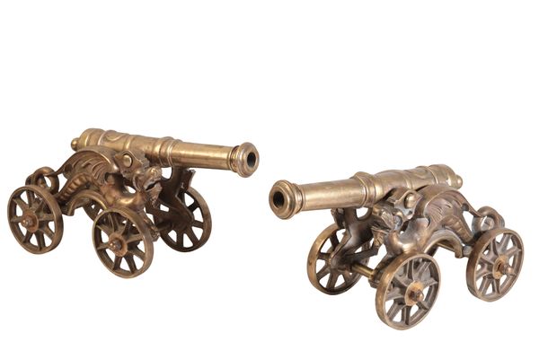 A PAIR OF MODEL NAVAL STYLE BRASS CANNONS