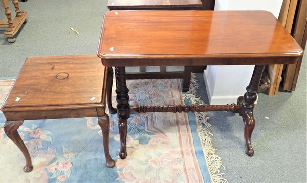 A VICTORIAN MAHOGANY RECTANGULAR OCCASIONAL TABLE