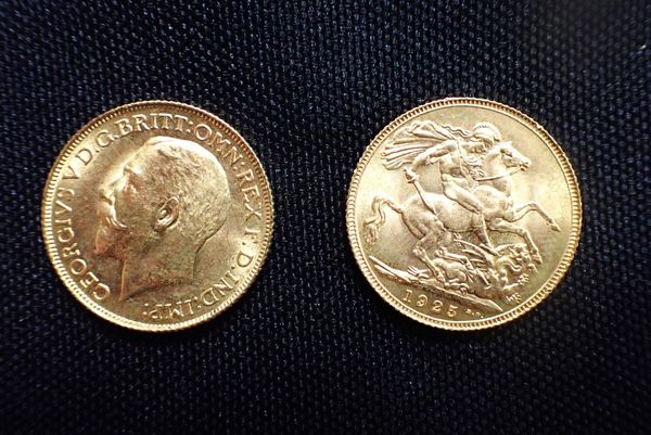 TWO 1925 GEORGE V GOLD SOVEREIGNS