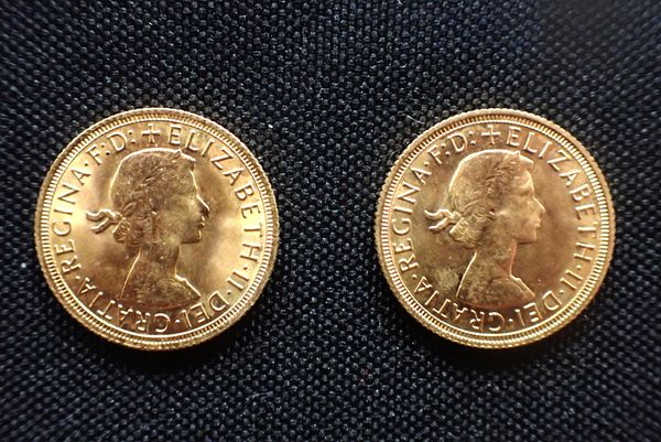 A 1967 QUEEN ELIZABETH II GOLD SOVEREIGN