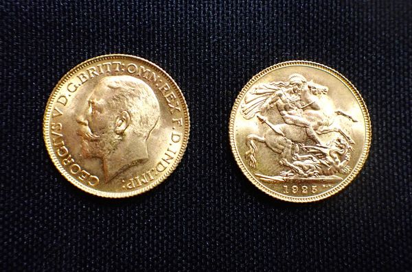 TWO 1925 GEORGE V GOLD SOVEREIGNS