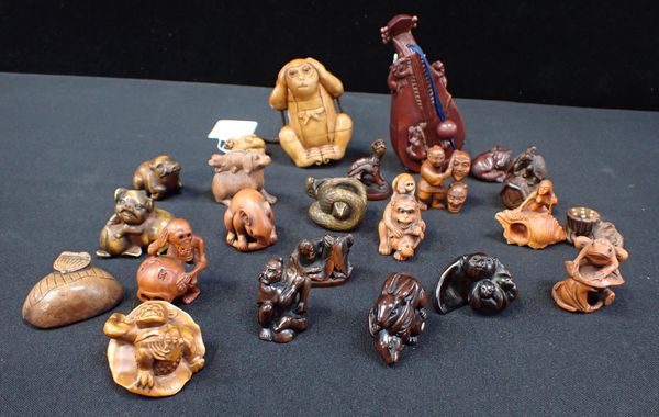 A COLLECTION OF JAPANESE BOXWOOD NETSUKE