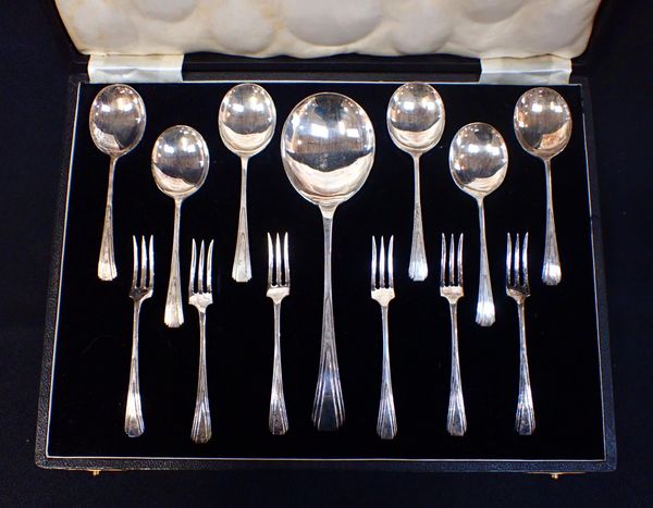 AN ART DECO SILVER-PLATED CASED DESSERT SET