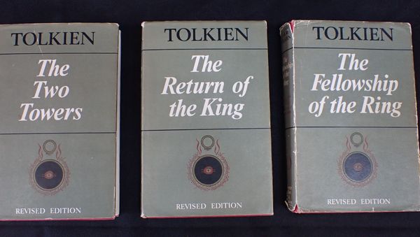 J.R.R. TOLKIEN: THE LORD OF THE RINGS