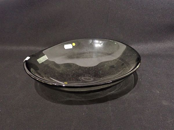 A WHITEFRIARS SMOKY GLASS OVAL FRUIT BOWL