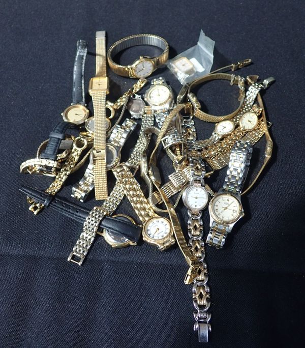 A QUANTITY OF VARIOUS LADIES' ROTARY AND ACCURIST WATCHES