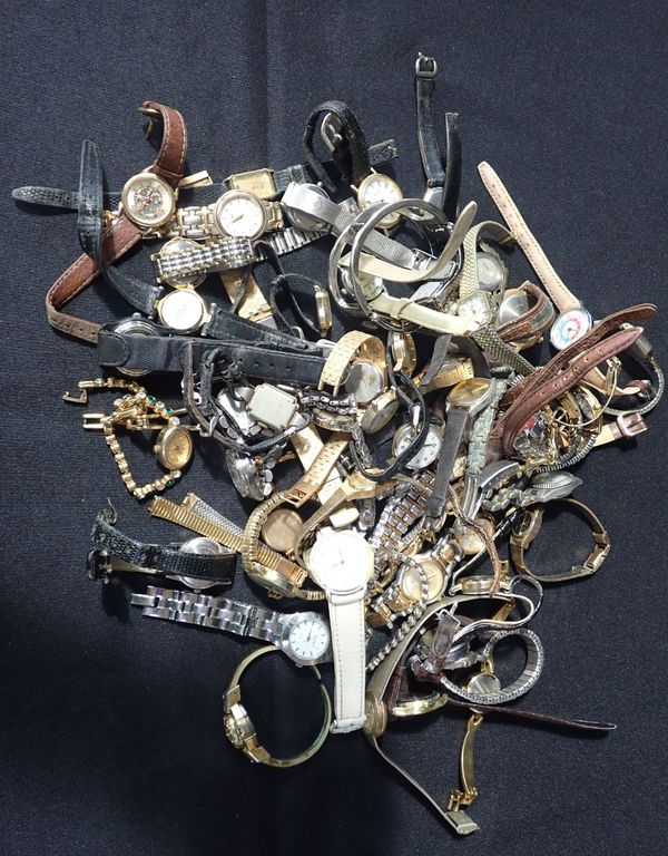 A QUANTITY OF VARIOUS  LADIES WRISTWATCHES