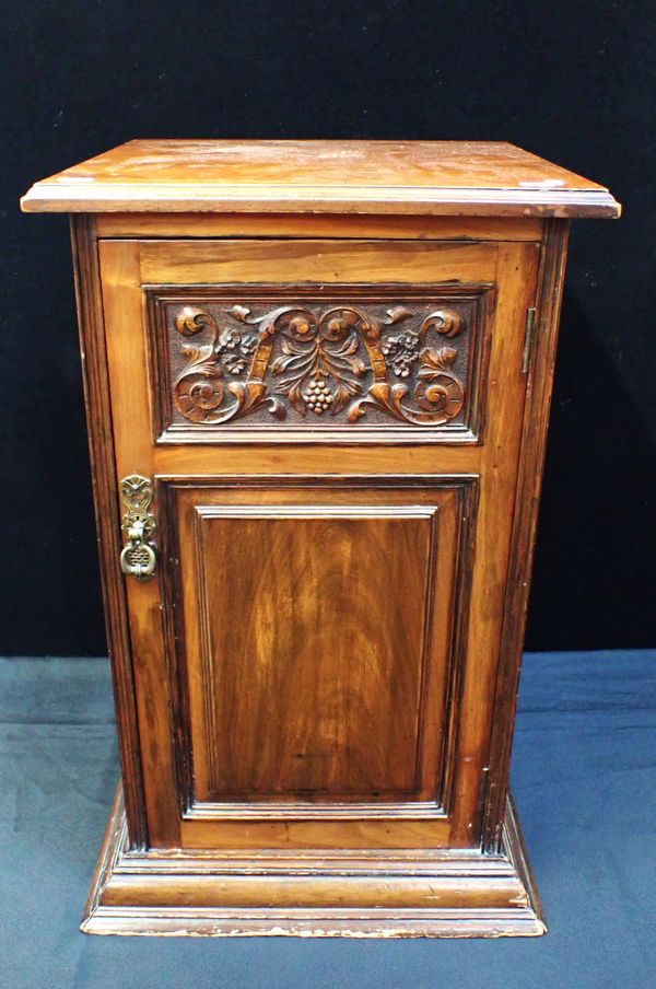 A LATE VICTORIAN MAHOGANY POT CUPBOARD