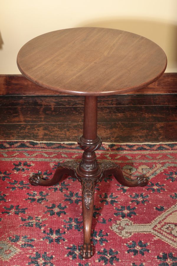 AN EARLY GEORGE III MAHOGANY TRIPOD TABLE