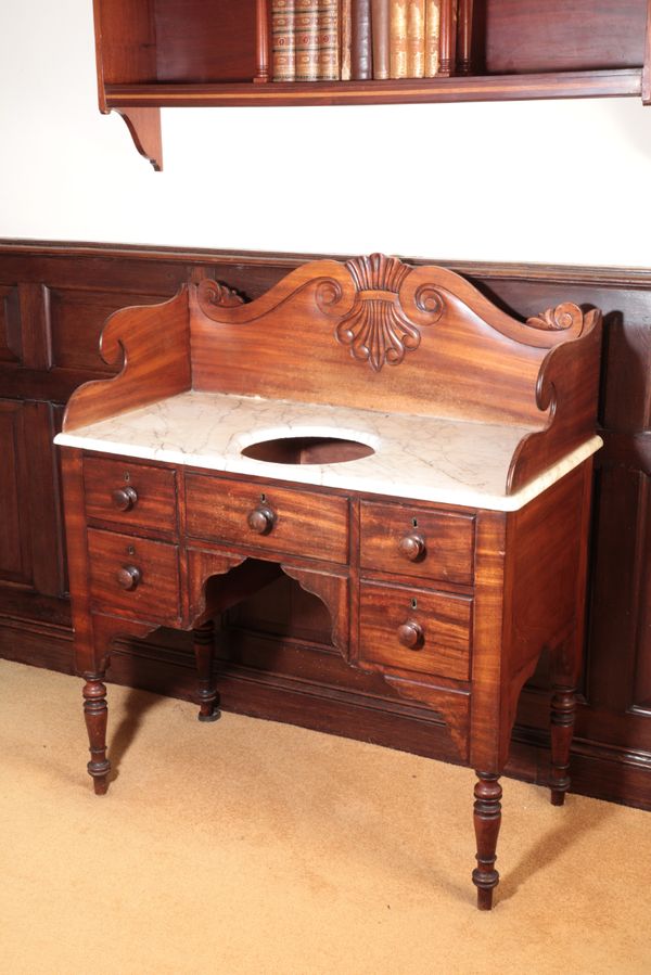 A WILLIAM IV MAHOGANY WASH STAND