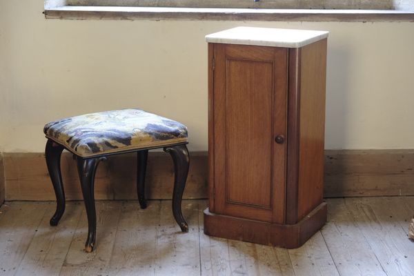 A VICTORIAN BEDSIDE CUPBOARD