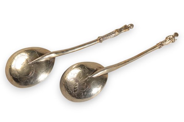 A SWISS "MAIDENHEAD" SILVER GILT SPOON