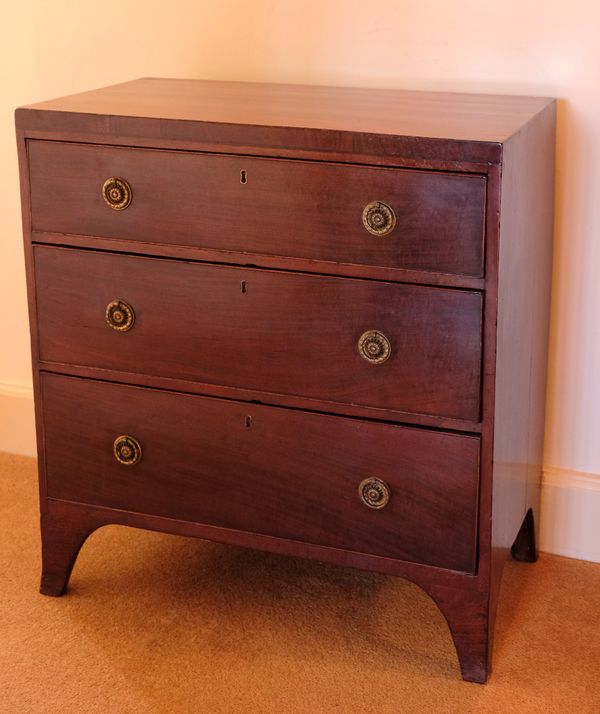 A LATE GEORGE III MAHOGANY CHEST OF DRAWERS