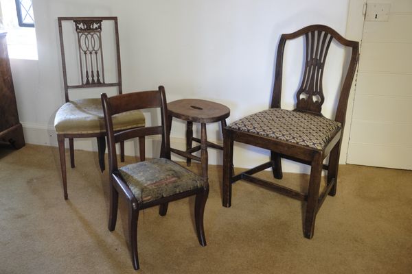 A GEORGE III ELM SIDE CHAIR