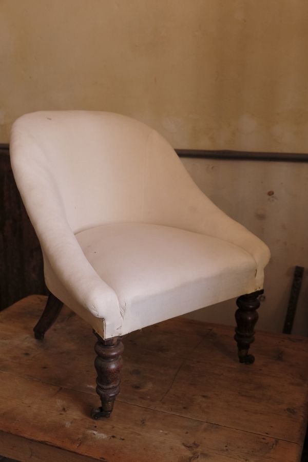 A VICTORIAN NURSING CHAIR