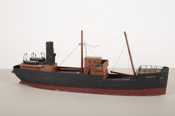 A SCRATCH BUILT MODEL OF STEAM SHIP ‘FARNDALE OF HULL’