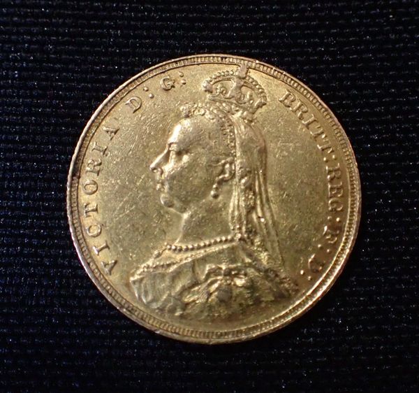 AN 1887 QUEEN VICTORIA GOLD SOVEREIGN