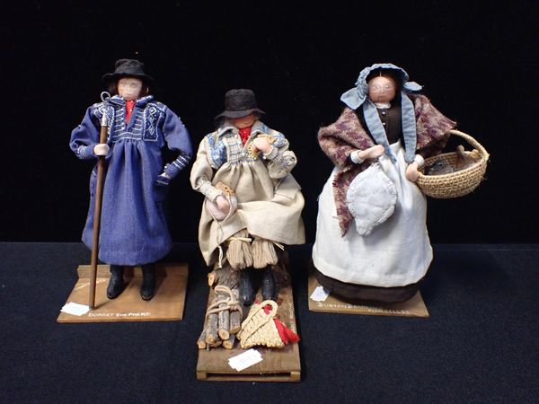 THREE TRADITIONAL DORSET COUNTRY FIGURE MODELS