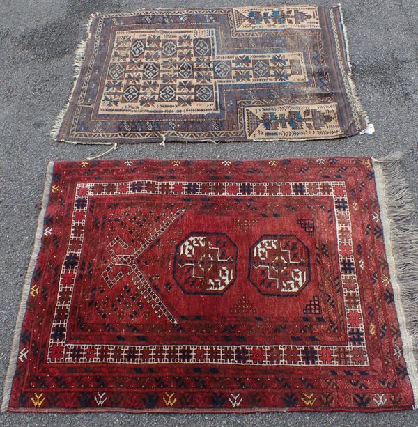 AN ANTIQUE BELUCH PRAYER RUG