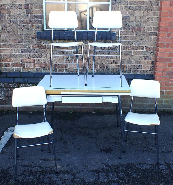 A RETRO LE TUBMENAGER 'SUPERMATIC' TABLE AND CHAIRS